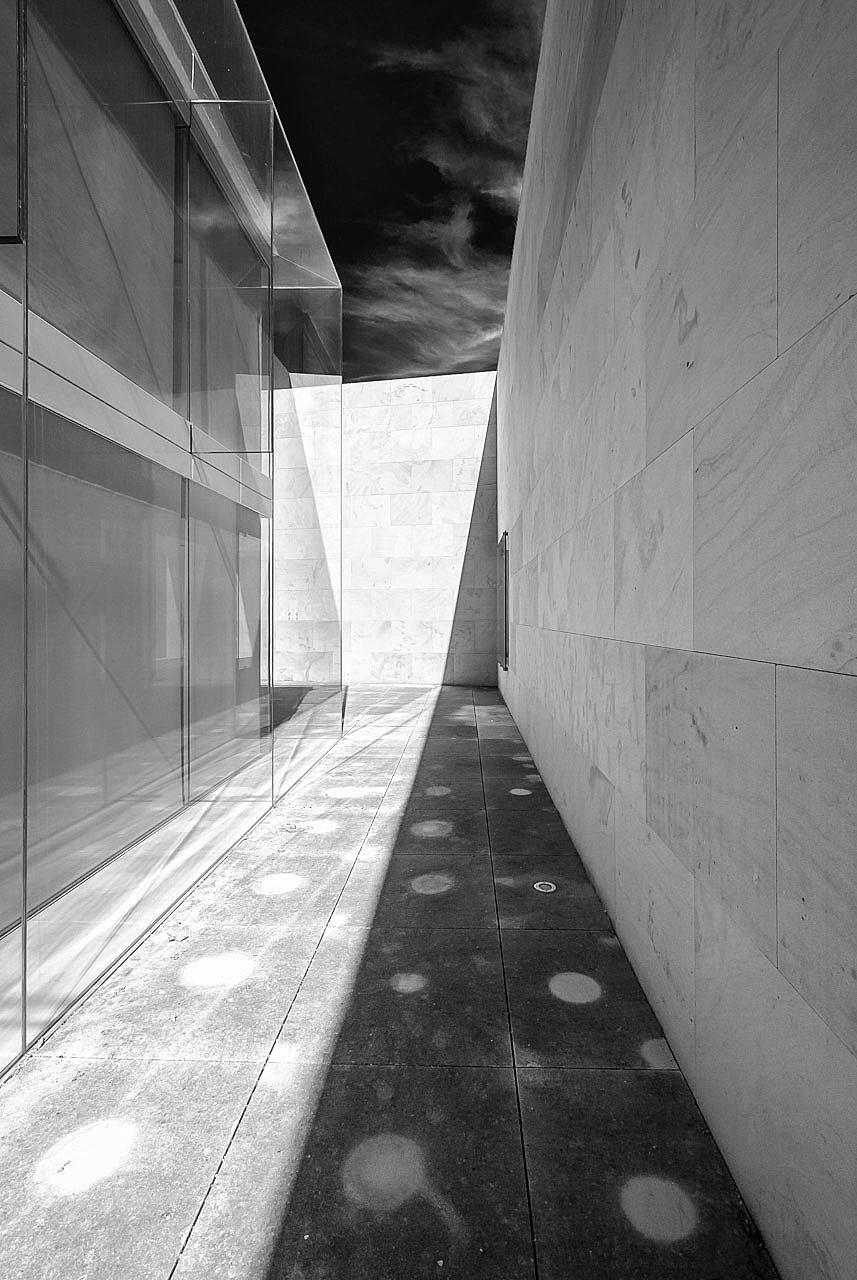 Conclusus - A photographic research by Fabio Candido about Junta de Castilla y Leòn headquarters, architect Alberto Campo Baeza